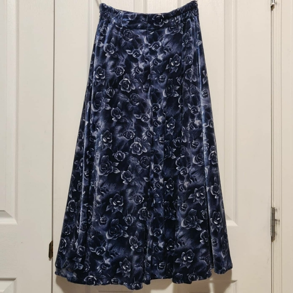 Vintage Velvety Blue Floral Print Maxi Skirt - Picture 3 of 11
